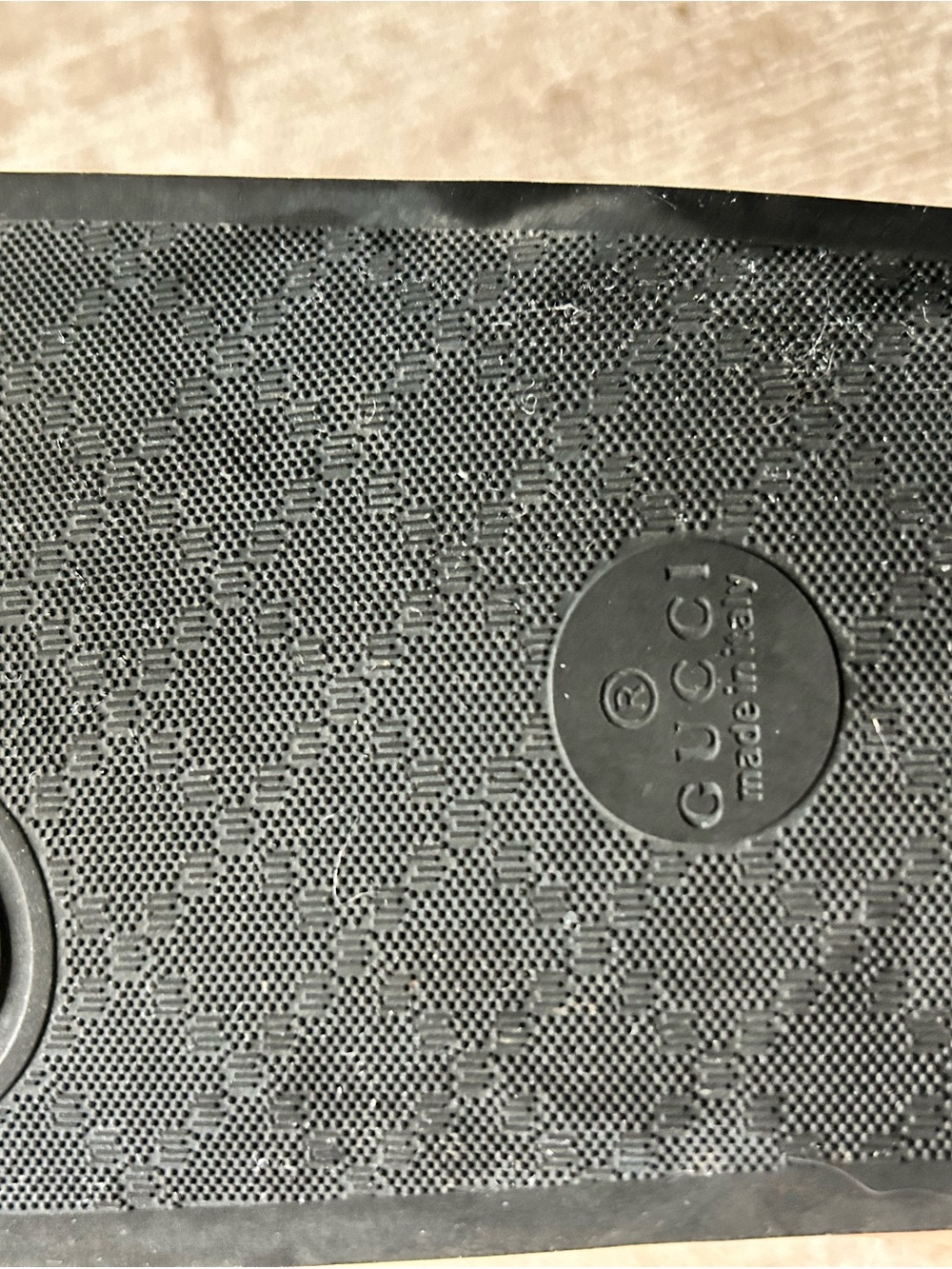 Gucci GG Supreme Tiger Print Black Sandals - like new - Picture 6 of 10